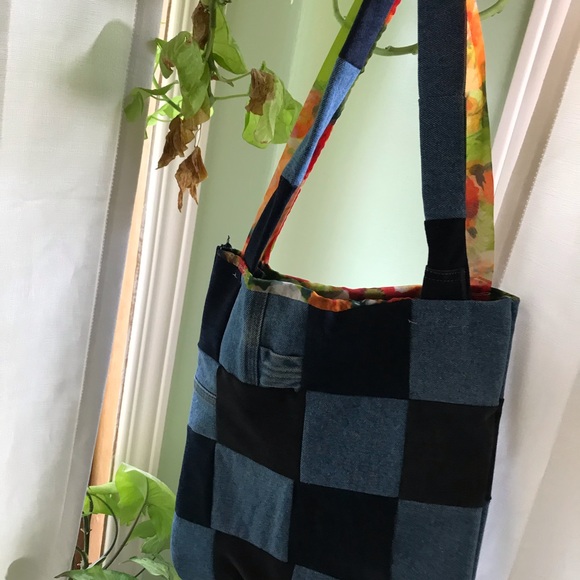 11x13” Shoulder Bag - Picture 1 of 5